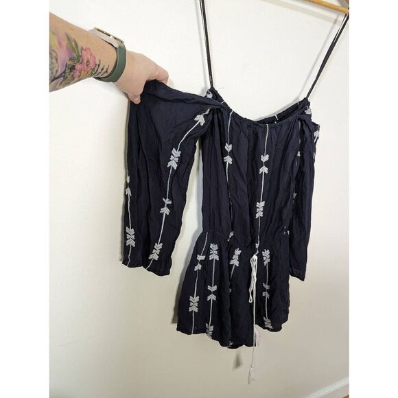 NWT Exist Boho Off Shoulder Embroidered Gray and Cream Romper - Size S - Picture 2 of 6